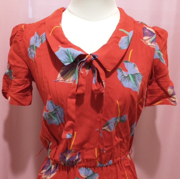 1990s Ragtime/ILGWU Red Midi Dress with Flowers (fits like a Size XS/S) - Picture 2 of 9